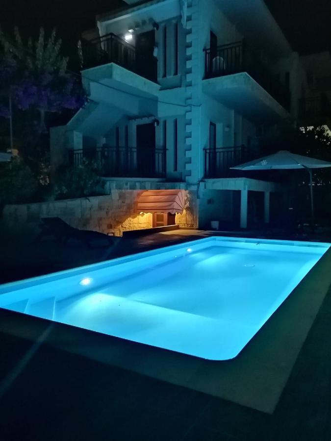 Iliana Apartments เยโอริยิอูโปลิส ภายนอก รูปภาพ