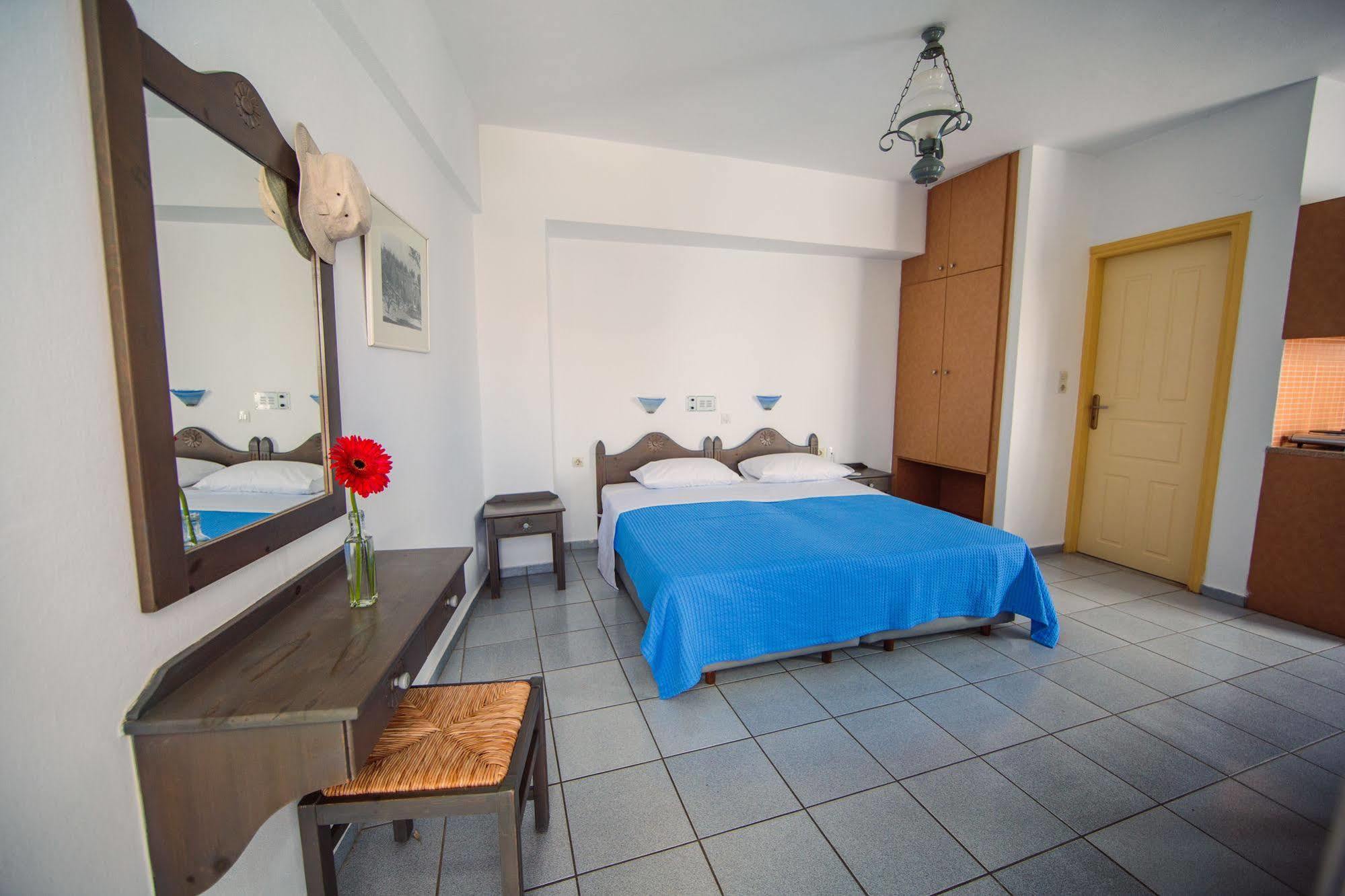 Iliana Apartments เยโอริยิอูโปลิส ภายนอก รูปภาพ