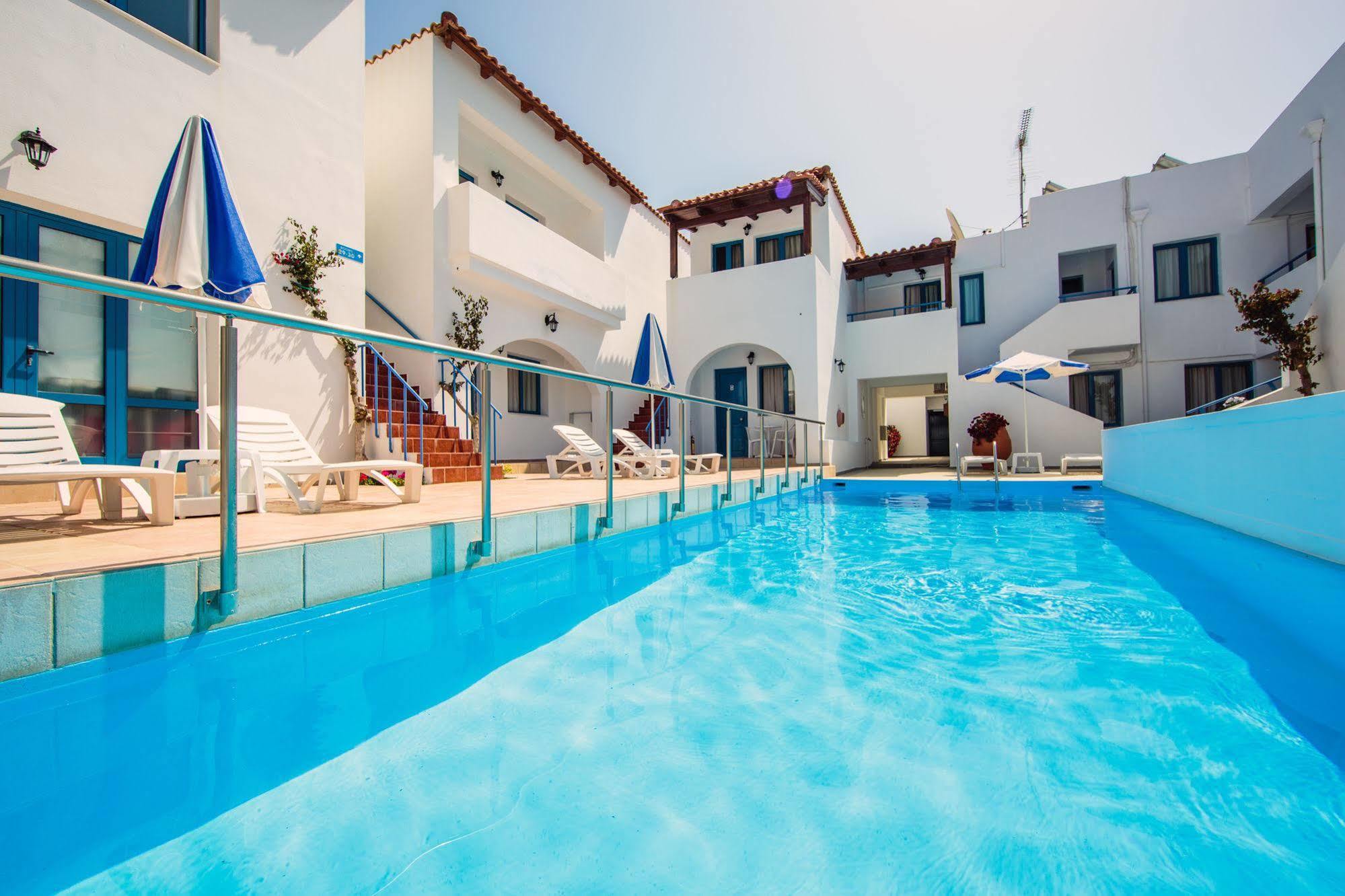 Iliana Apartments เยโอริยิอูโปลิส ภายนอก รูปภาพ